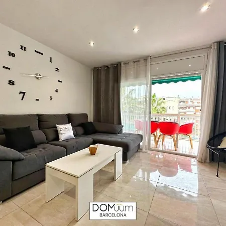 Domuum Holidays - Barcelona Family Apartment *