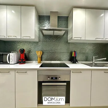 Domuum Holidays - Barcelona Family Apartment